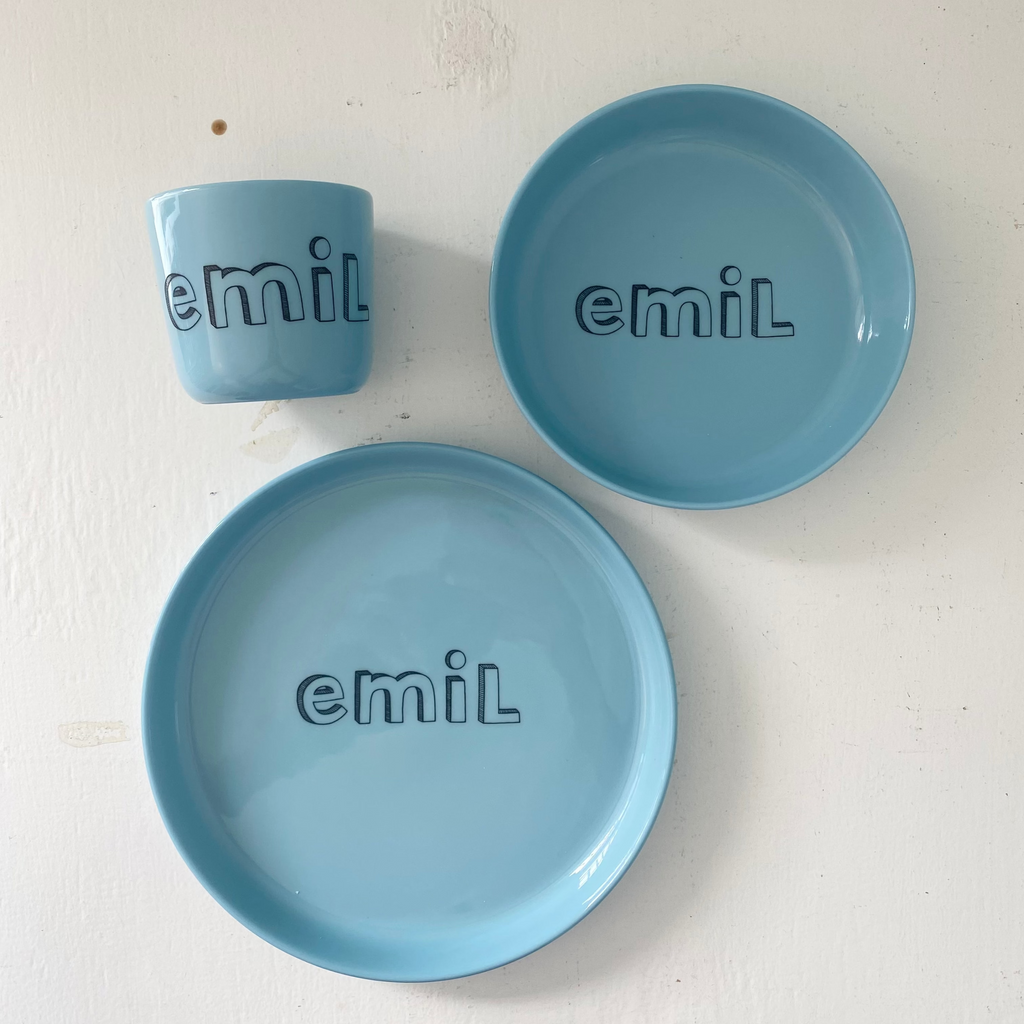 Børnestel i samme farve - familie bogstaver